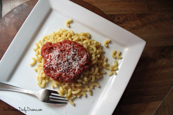 Veggie packed red sauce | from One Mama's Daily Drama --- Easy red sauce recipe for marinara, spaghetti, lasagna, etc.