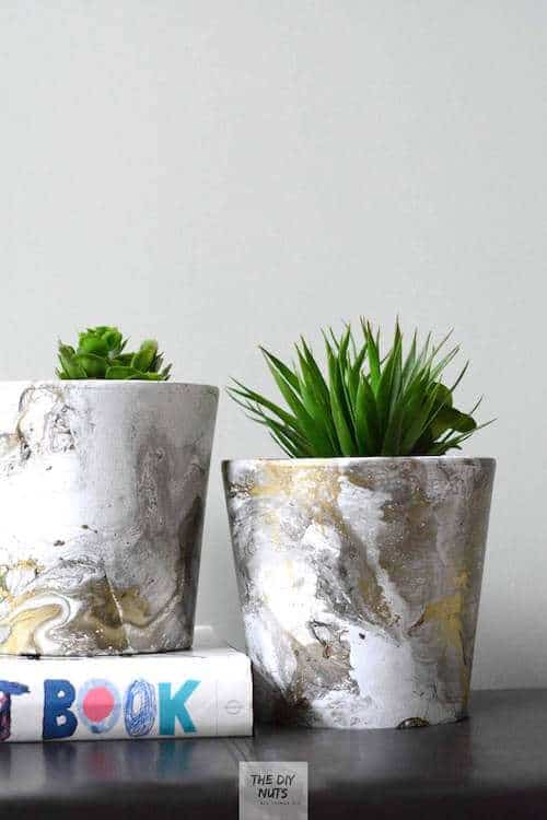 Faux marble pots from The DIY Nuts.