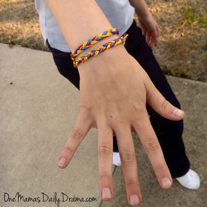 Rainbow friendship bracelets: a fun St. Patrick's Day craft for kids | One Mama's Daily Drama