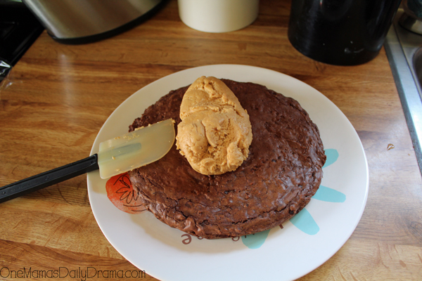 A thick dollop of peanut butter cream cheese frosting.
