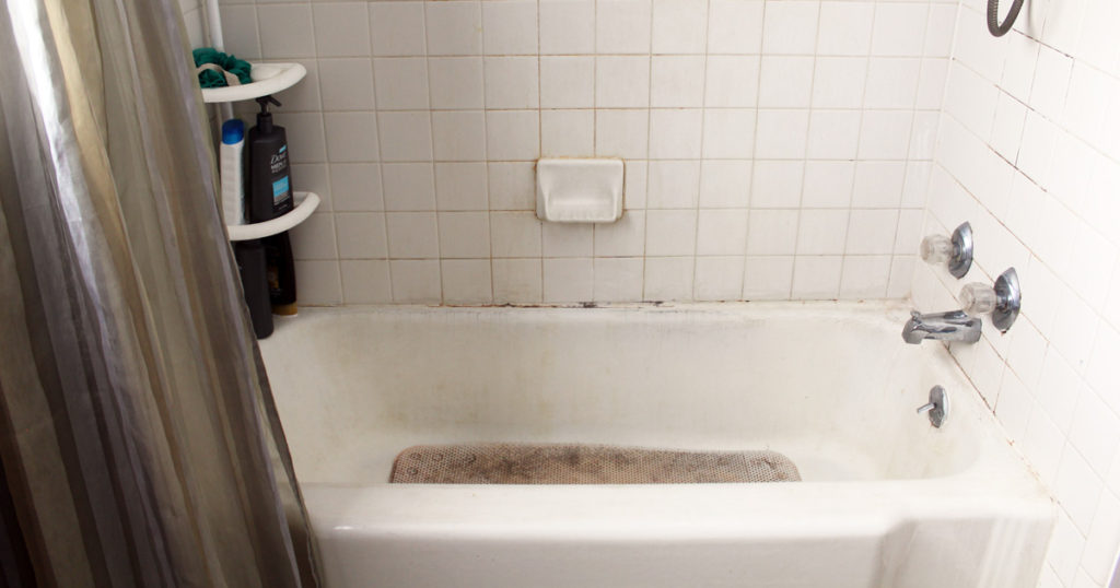 bathroom remodel / bathtub and shower before