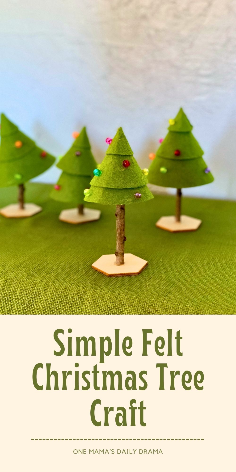 Simple felt Christmas tree craft.