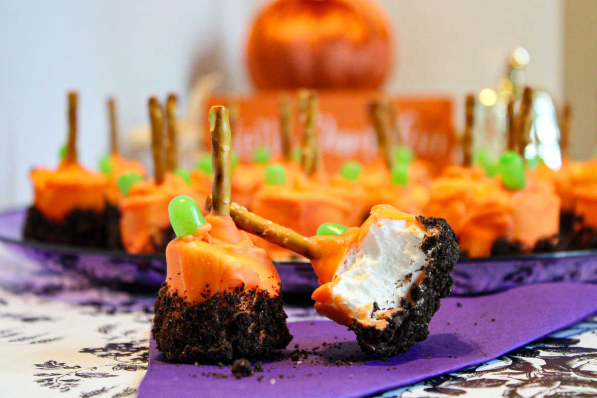 Image for Pumpkin Marshmallows in Oreo Dirt