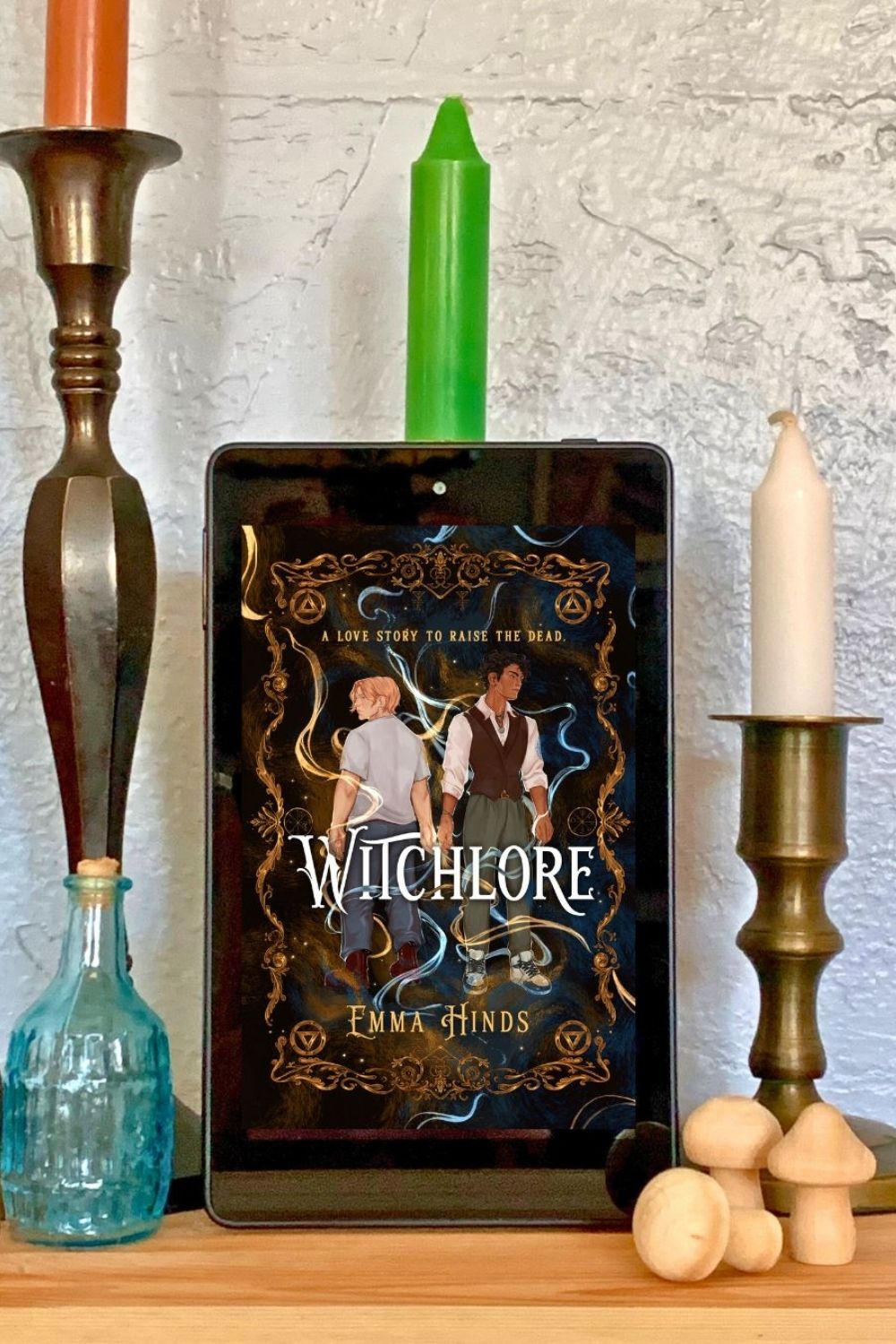 An ebook of Witchlore by Emma Hinds.